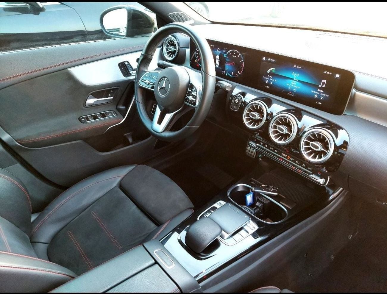 مرسيدس بنز CLA 250 PREMIUM PLUS 2.0L