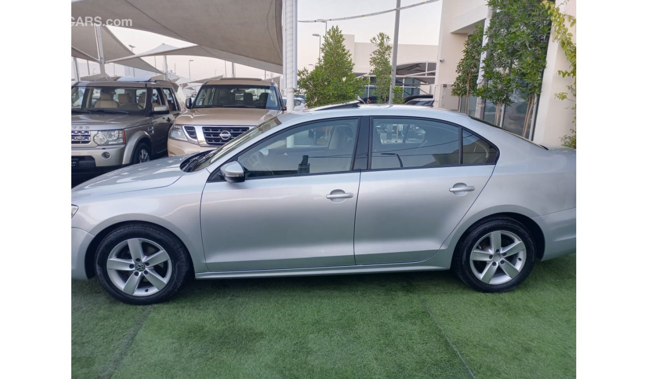 Volkswagen Jetta Gulf - number one - manhole - cruise control - control - alloy wheels - sensors in excellent conditi