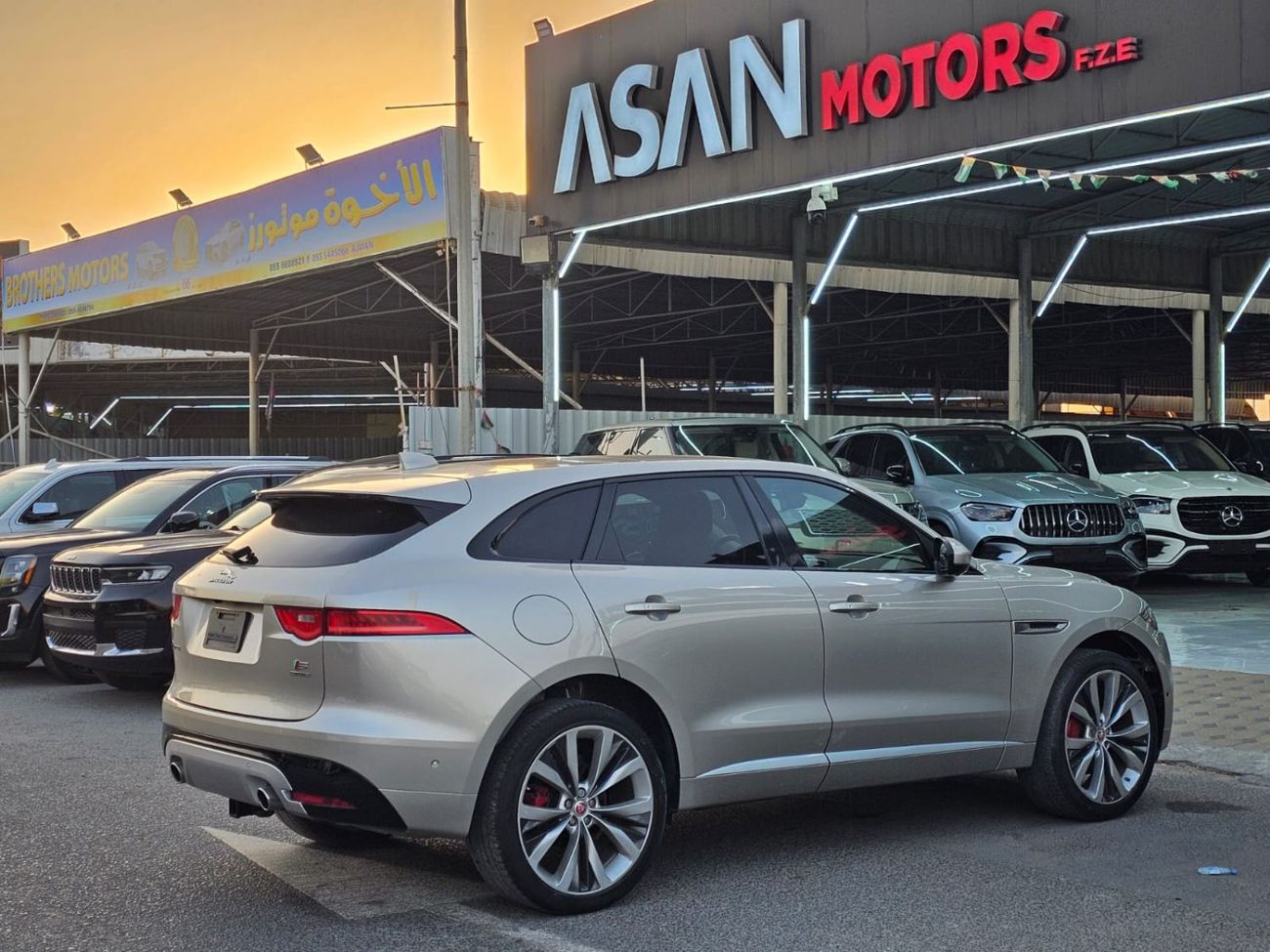 جاكوار F بيس S 3.0L (400 HP)