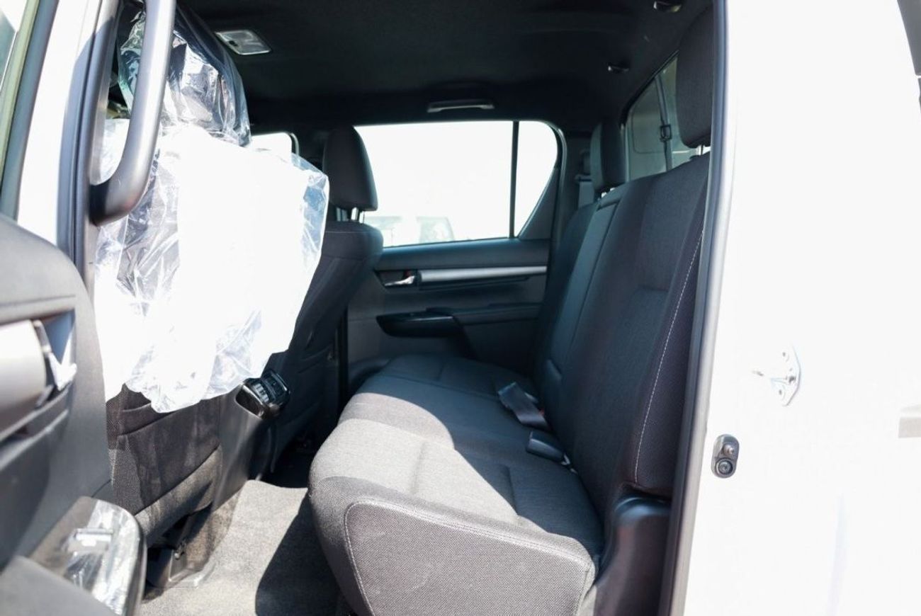 تويوتا هيلوكس أدفنتشر TOYOTA HILUX 4.0 WHITE 2024