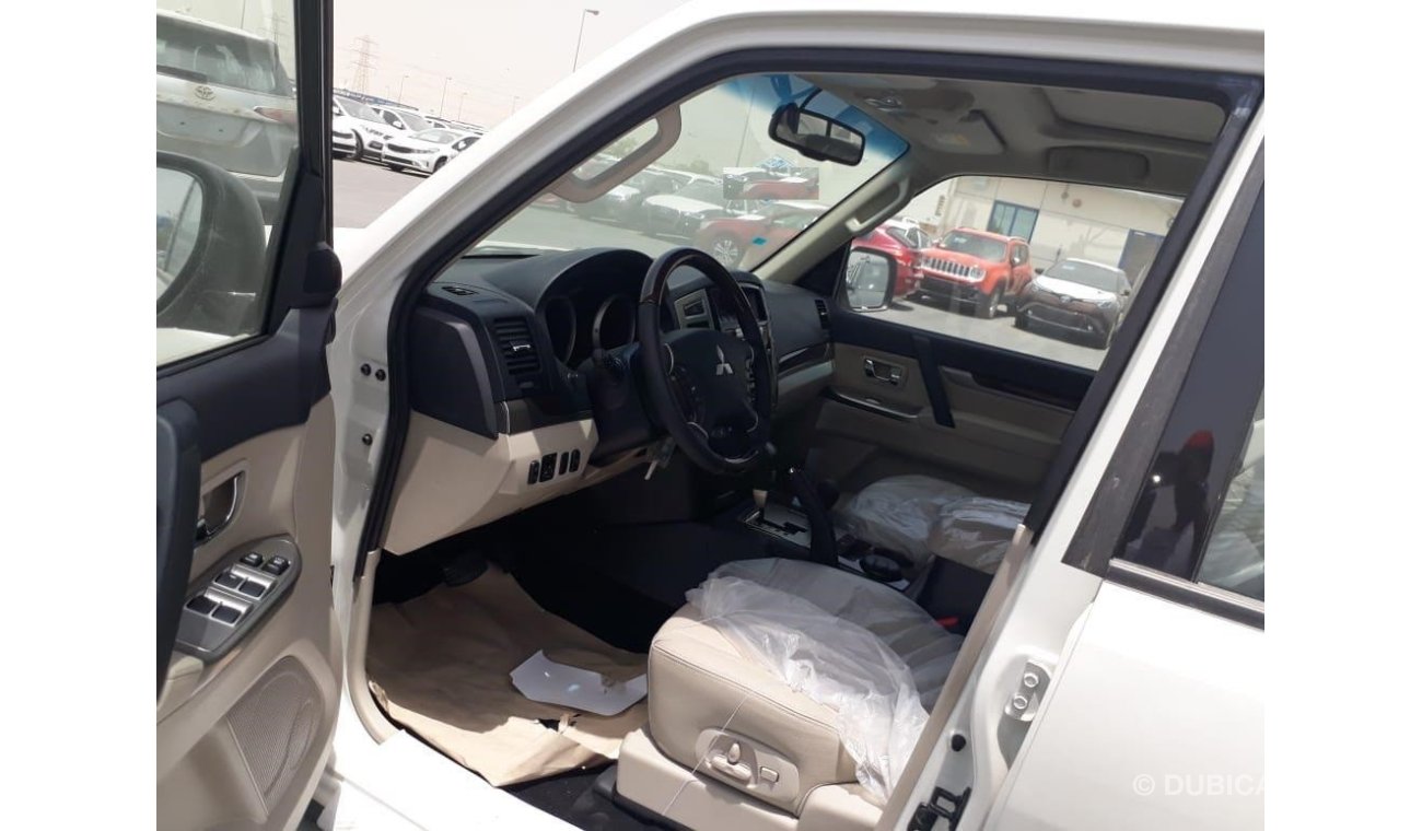 ميتسوبيشي باجيرو Pajero 3.5l , full option.