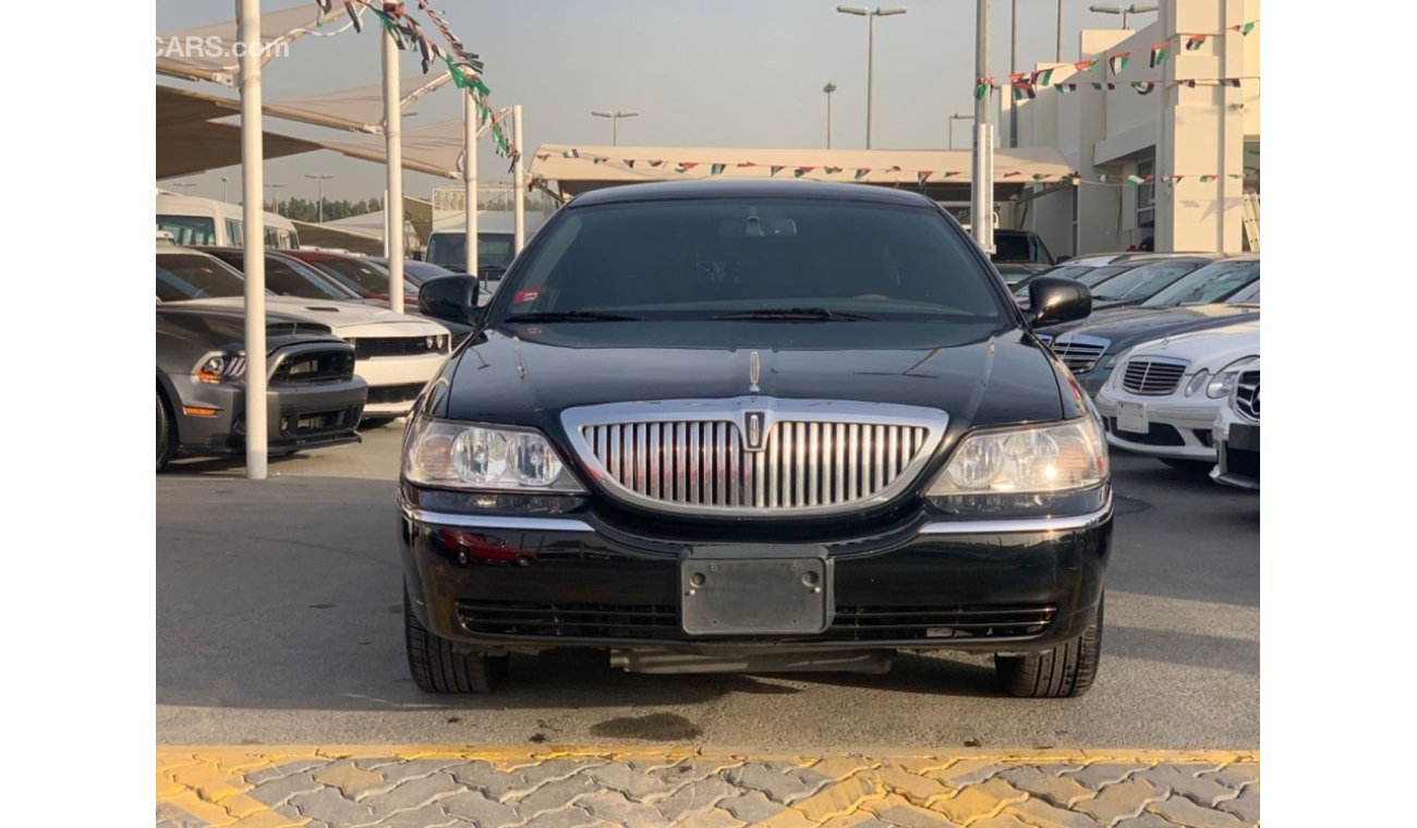 Lincoln Town Car 2011, American Black