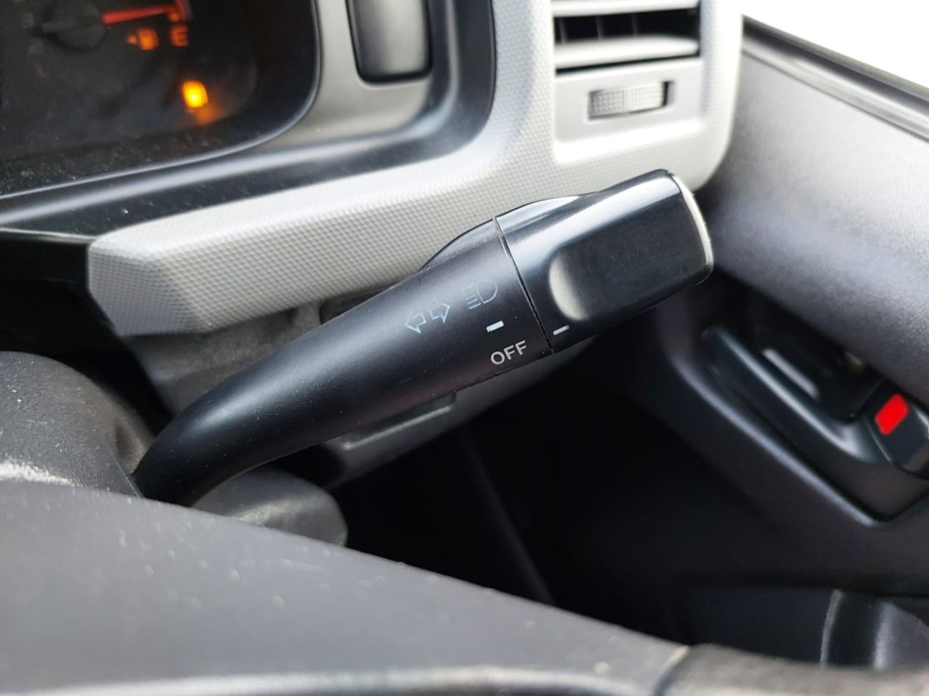 تويوتا هاياس TOYOTA HIACE COMMUTER VAN RHD 2012 MODEL 3.0 L DIESEL AUTOMATIC(PM14430)