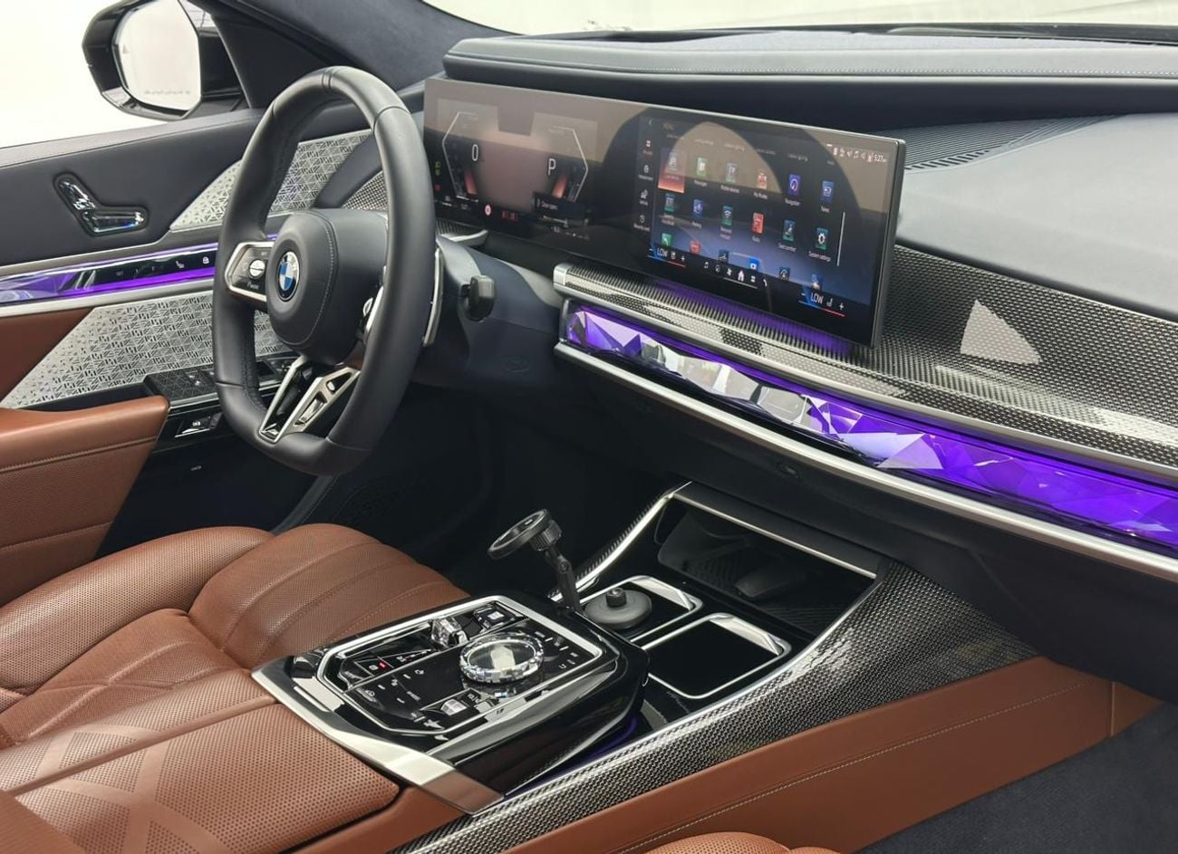 بي أم دبليو 760i 2024 BMW 760i xDrive M-Sport, 2028 BMW Warranty and Service Pack, BMW Service History, GCC