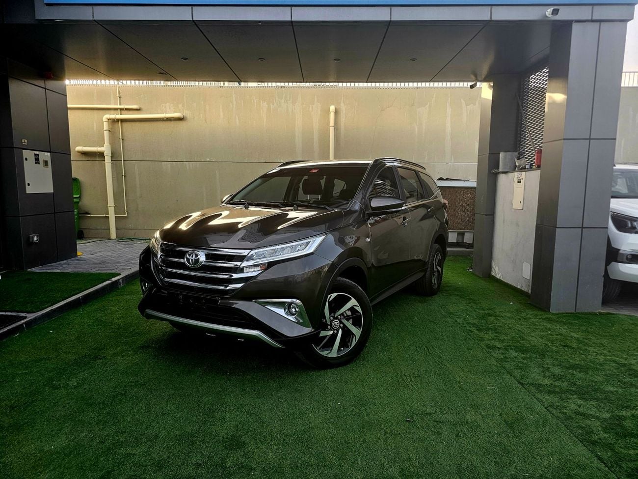 تويوتا راش EX/ PASSENGER 7 SEATS/ LOW MILEAGE