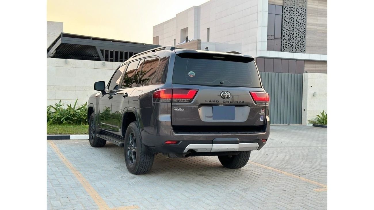 Toyota Land Cruiser GR-S TOYOTA LAND CRUISER GR MODEL 2022 GCC SPECS UNDER WARANTY + SERVICE CONTRACT NO ACCIDENT OR PAI