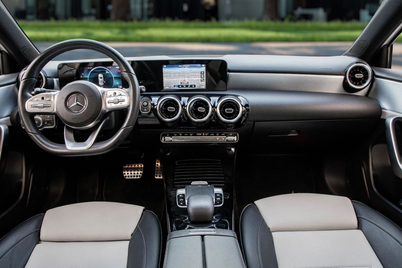 مرسيدس بنز A 250 2,057 P.M | A-Class A 250 Hatchback | 0% Downpayment | Perfect Condition!