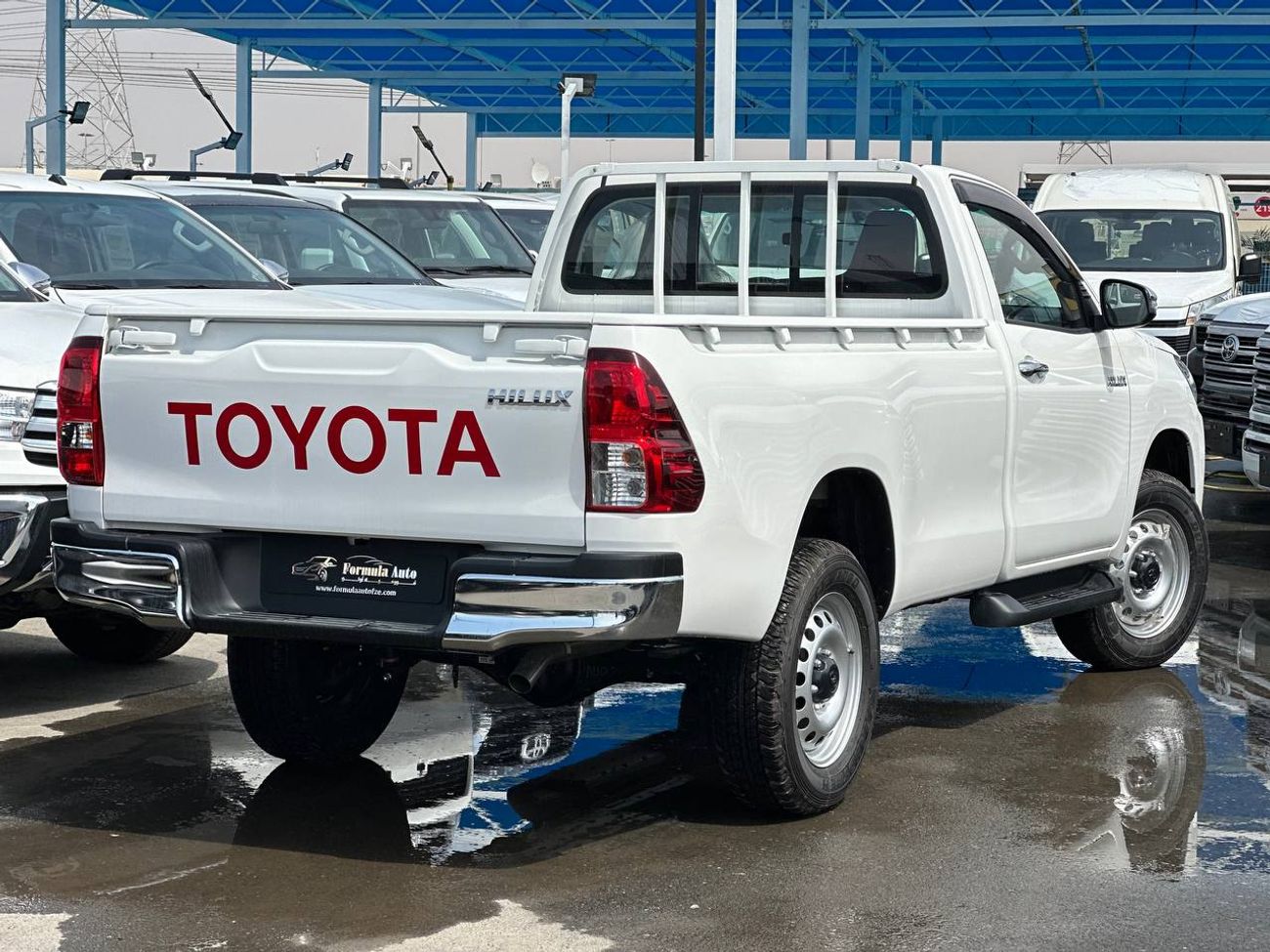 تويوتا هيلوكس سنغل كبين 2.4 لتر 4X4 ديزل ناقل حركة يدوي // 2026 // المواصفات القياسية: نوافذ كهربائية، مشغل DVD //