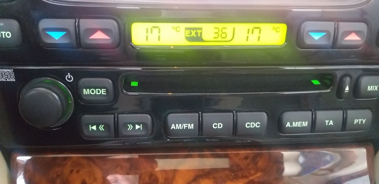 Jaguar XJ8 GCC Jaguar XJ8 Sovereign