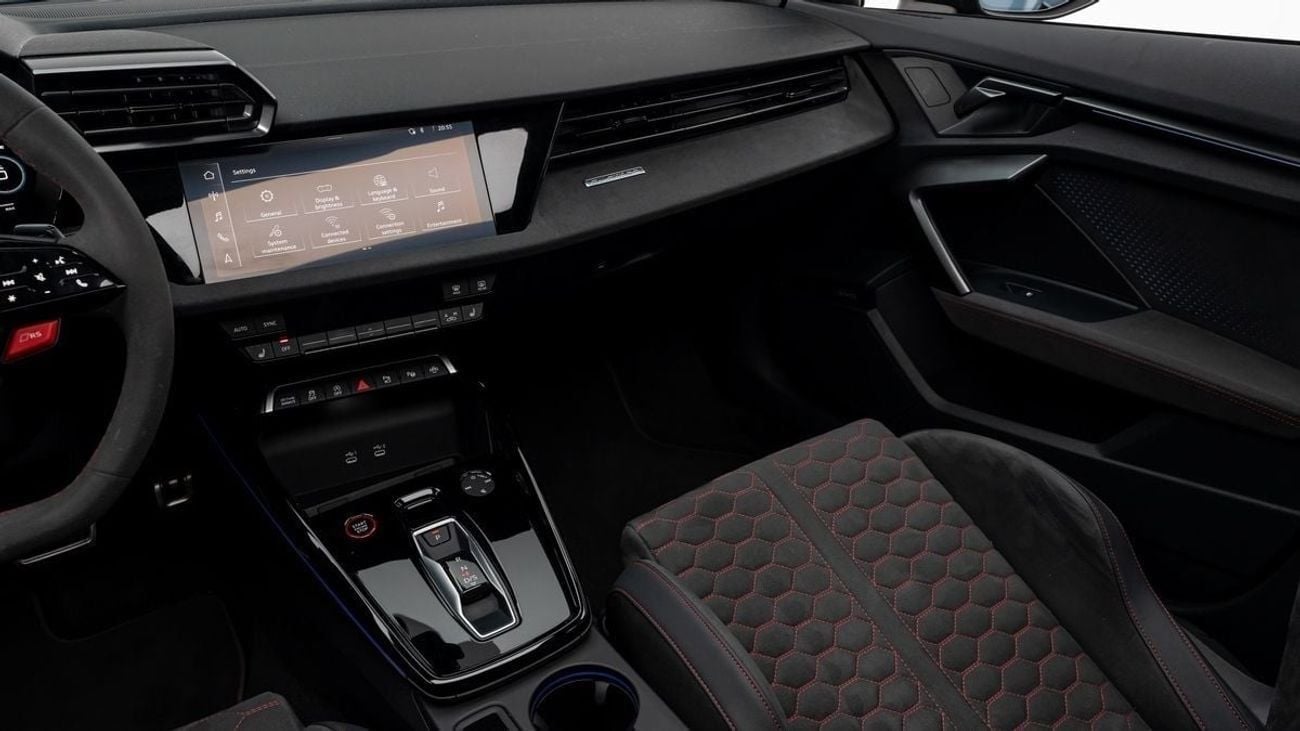 أودي RS3 STANDARD - 2025 - Euro Specs - Under Dealer Service Contract