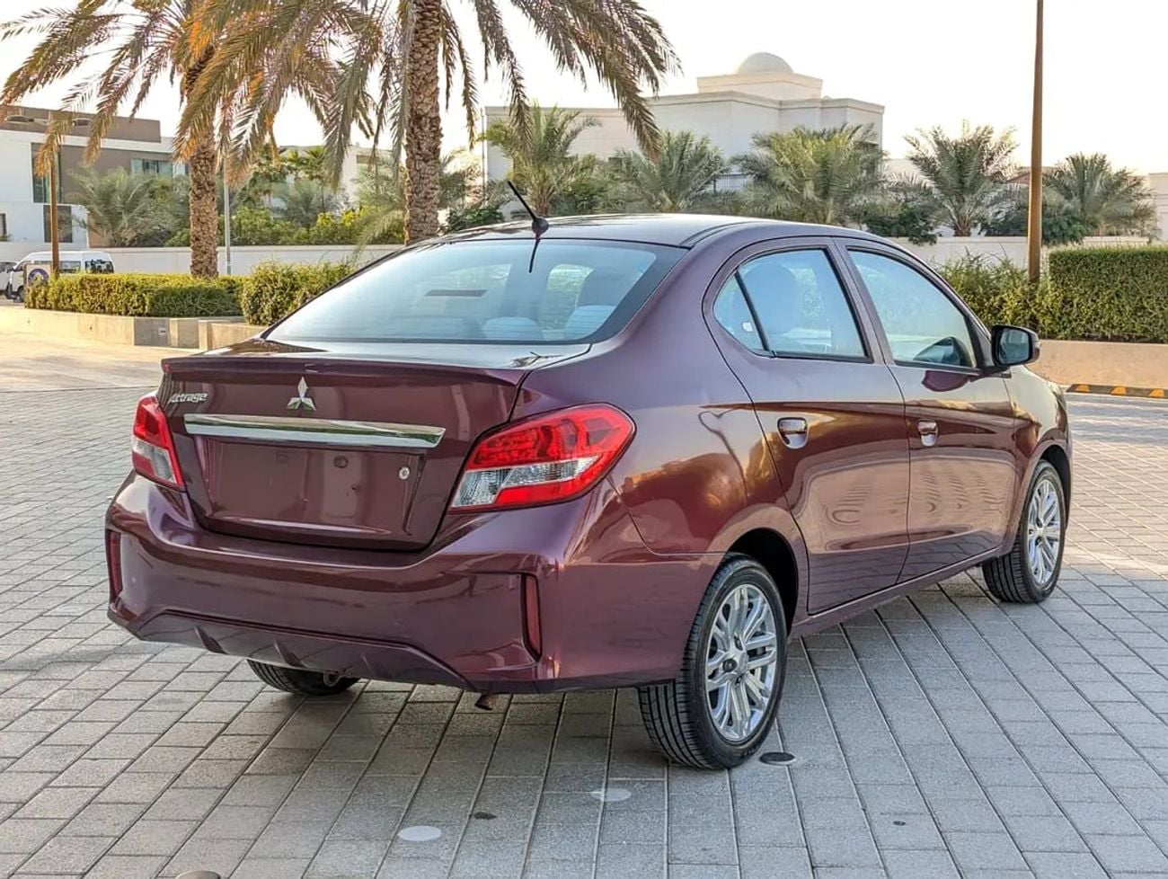 ميتسوبيشي اتراج GLX Medium Line | GCC Premium Condition 3 Cylinder Fuel Efficient Sedan