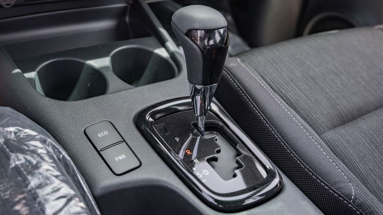 تويوتا هيلوكس 2025 Toyota Hilux Adventure 4.0L AT Petrol (White)