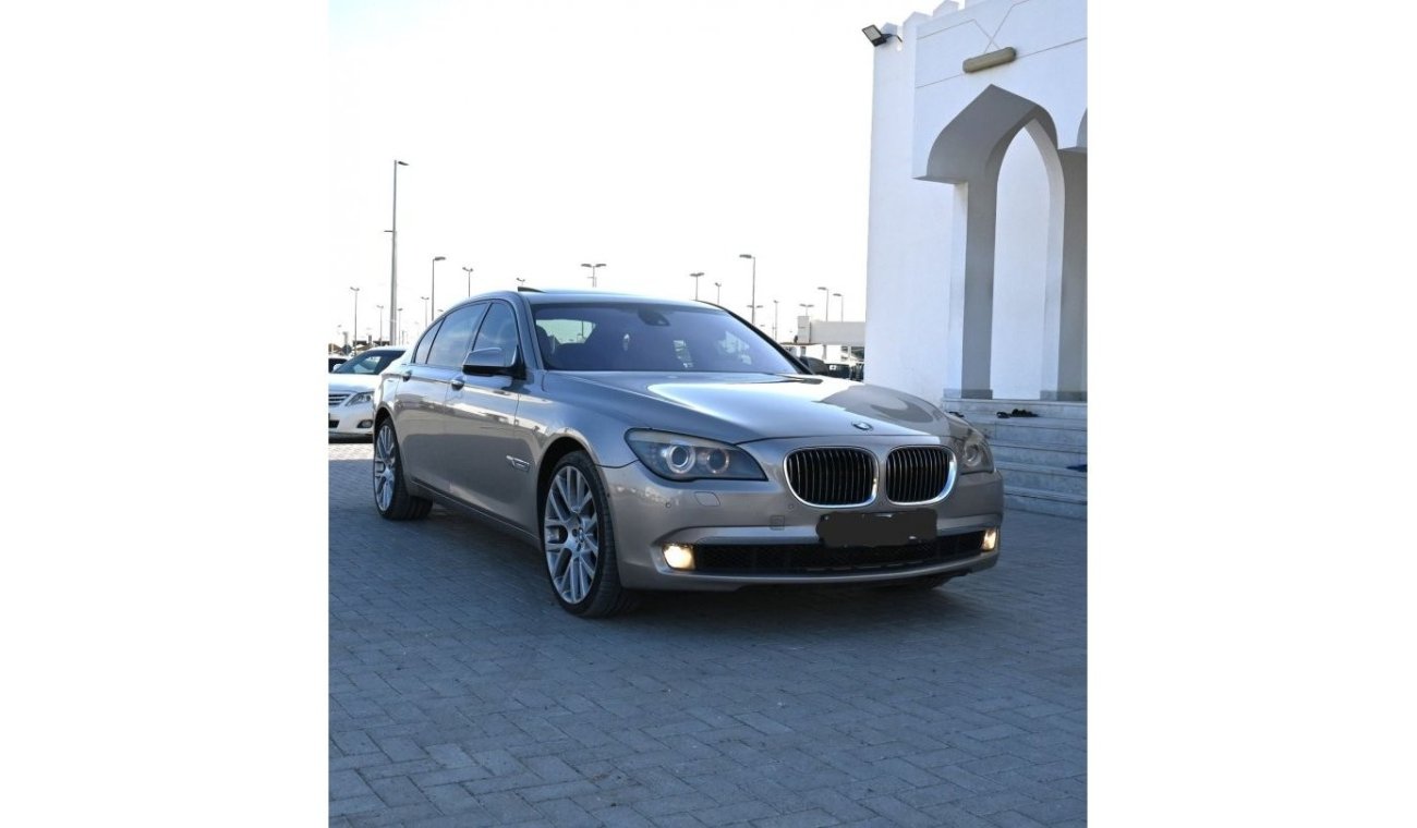 بي أم دبليو 750Li 2012 خليجي بحالة ممتازة بدون حوادث