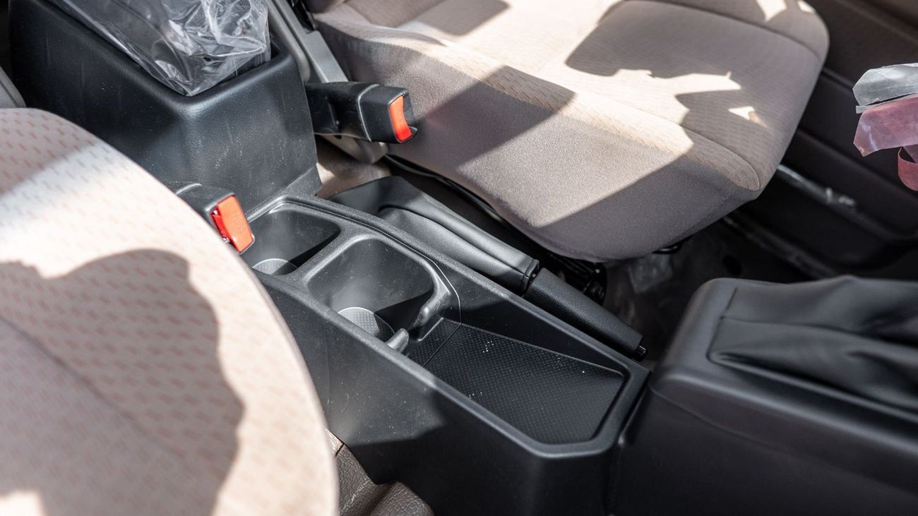 تويوتا لاند كروزر بيك آب 2025 Toyota Land Cruiser LC 79 2.8L AT Diesel with Chrome Bumper