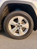 Toyota RAV4 Hybrid XLE 2.5L