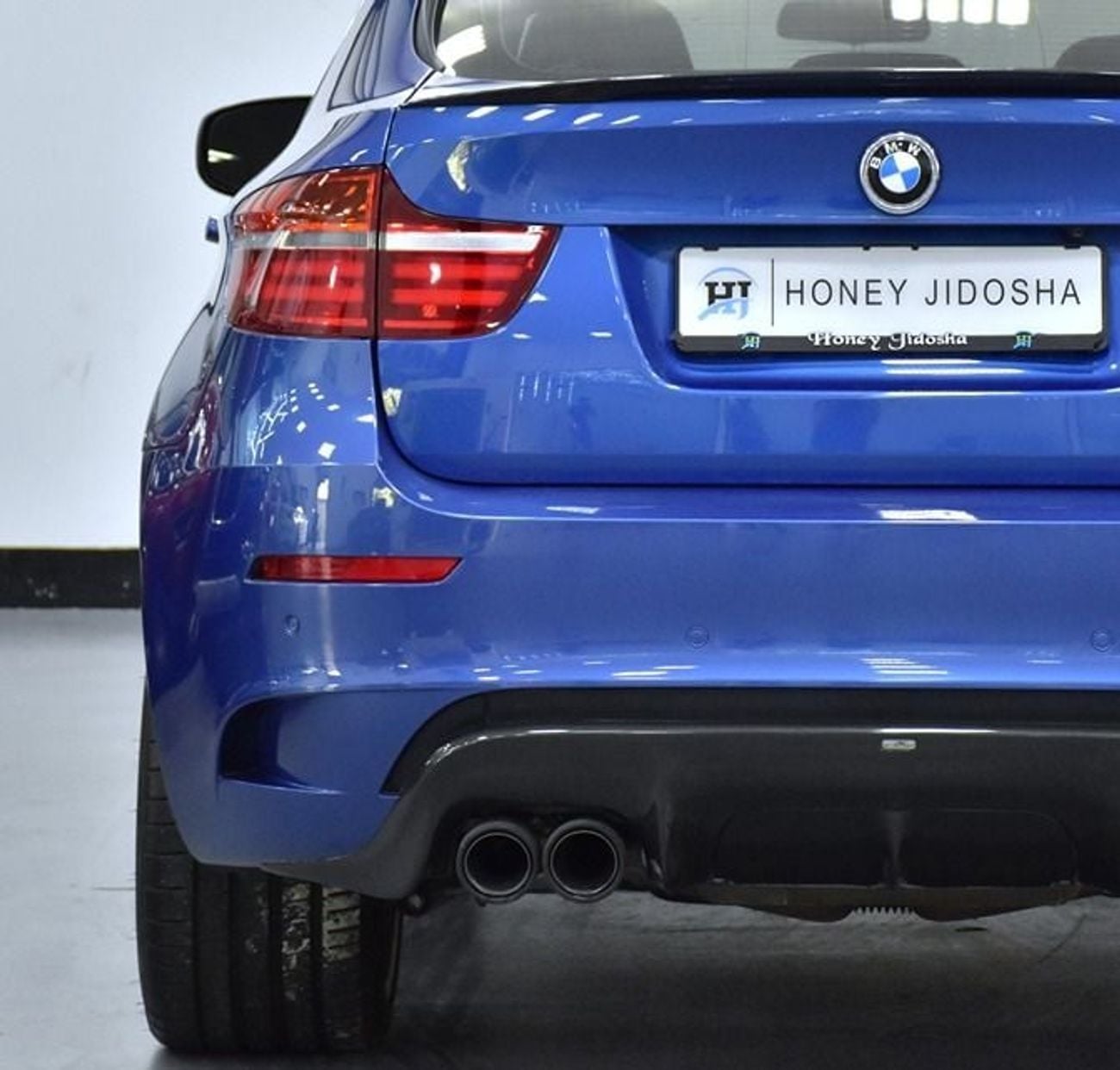 BMW X6 M STANDARD EXCELLENT DEAL for our BMW X6 M ( 2013 Model ) in Blue Color GCC Specs
