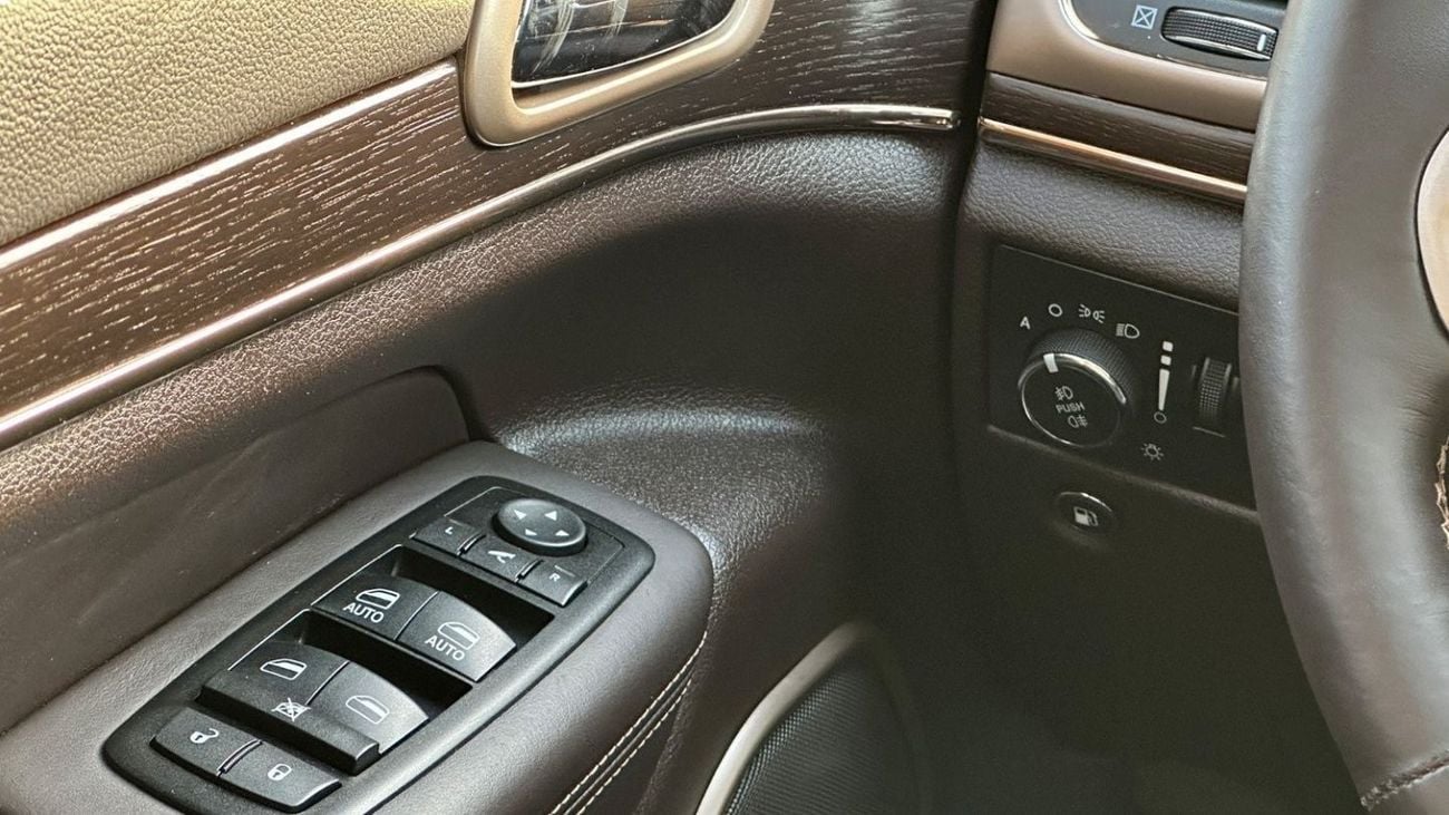 جيب جراند شيروكي ساميت