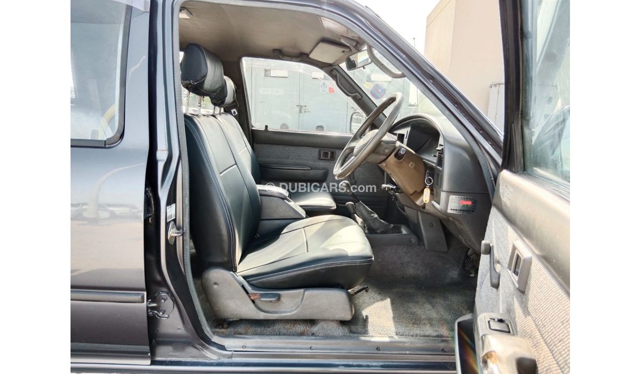 Toyota Hilux TOYOTA HILUX PICK UP RIGHT HAND DRIVE (PM1367)