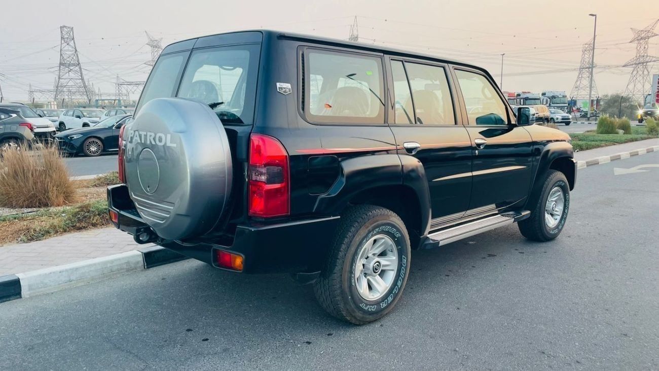 Nissan Patrol Safari 4.8L A/T