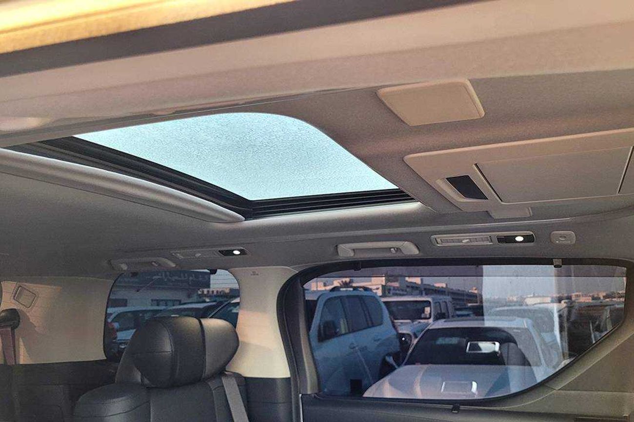 تويوتا ألفارد RHD - 2.5L - WHT_BLK - Modellista Body Kit (SPL. EXPORT OFFER)