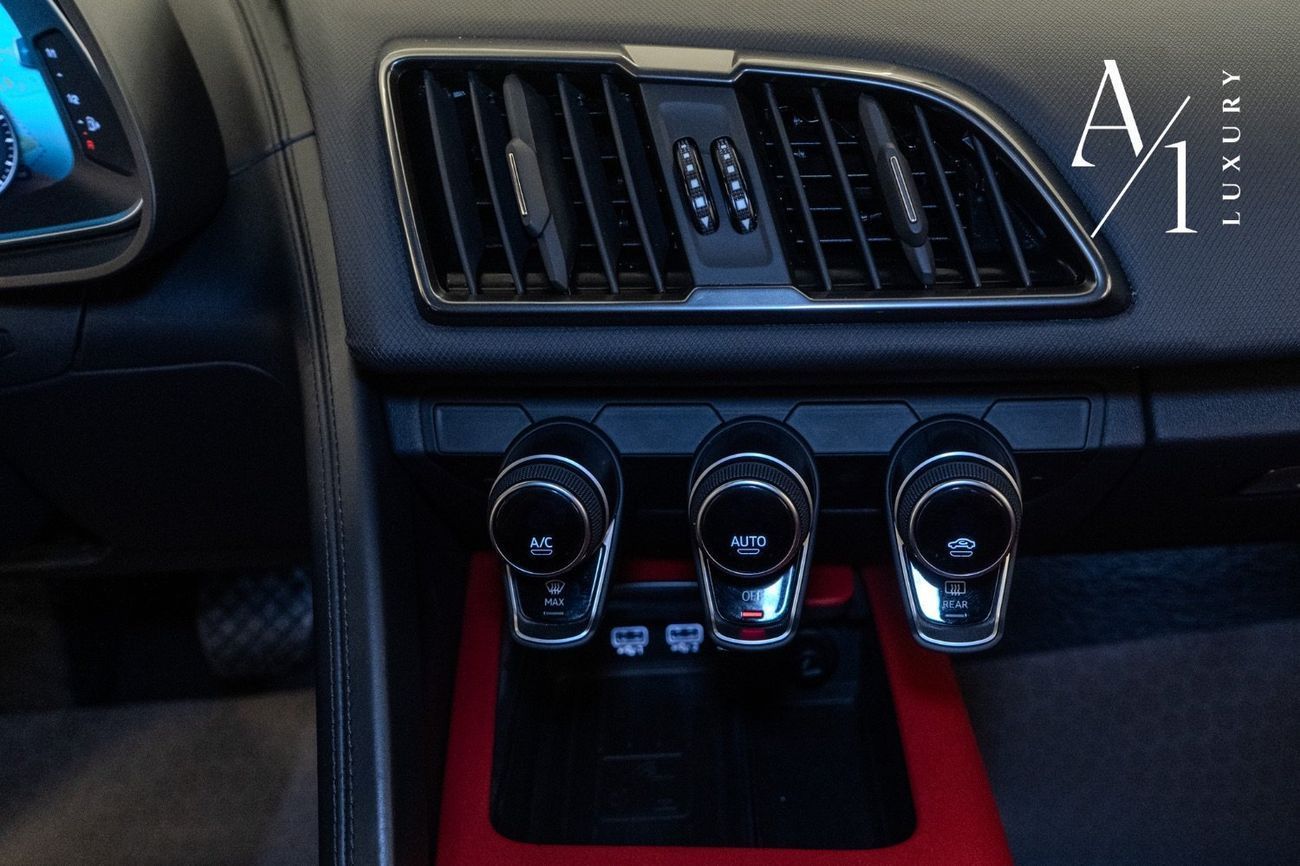 Audi R8 V10 RWD 5.2L (540 HP) 2018 Audi R8, 1 of 999, Full Service History in Al Naboodah, GCC Spec, Excelle