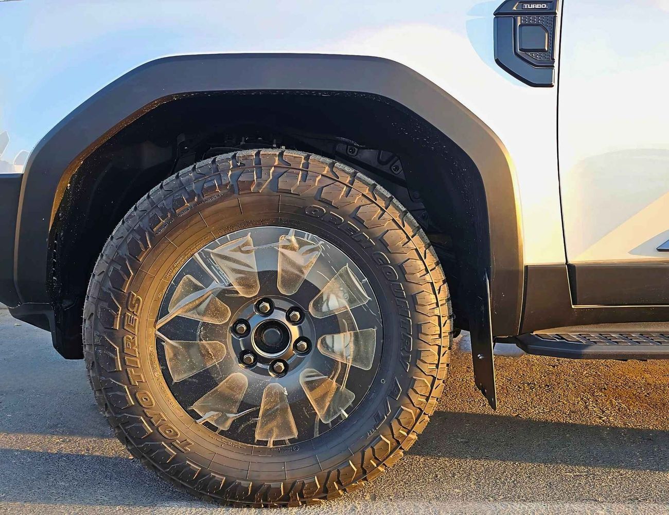 Toyota Prado LUXURY, 2.8L V4 DIESEL, POWER SEAT WITH 360*CAM / HEADUP WITH SUNROOF (CODE # 68088)