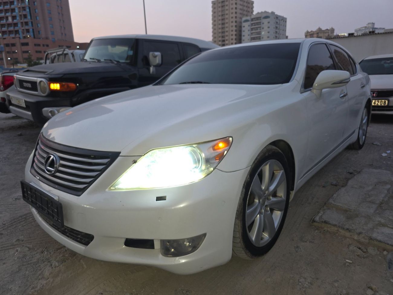 Lexus LS460 L 4.6L