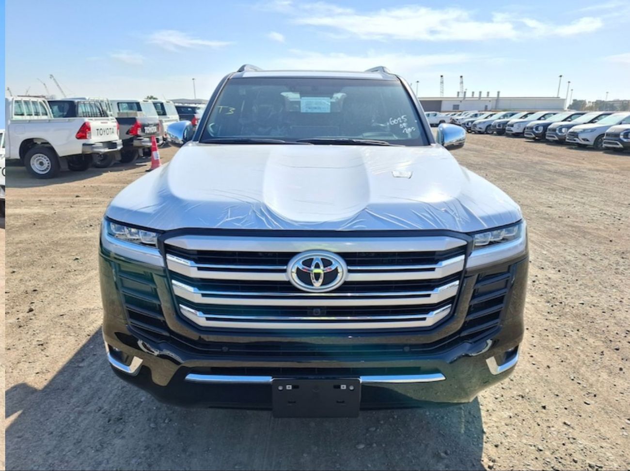 تويوتا لاند كروزر VX 3.5L Toyota LC300 VX+ Petrol 3.5L Twin Turbo