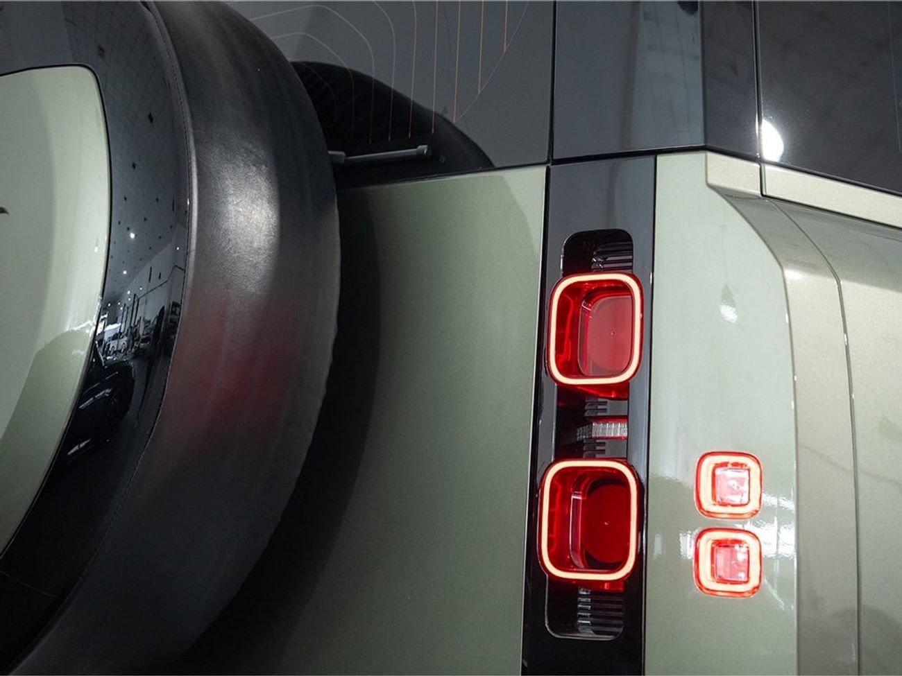 لاند روفر ديفندر 2024 Land Rover Defender 110 P400 HSE / Land Rover Warranty & Service Contract