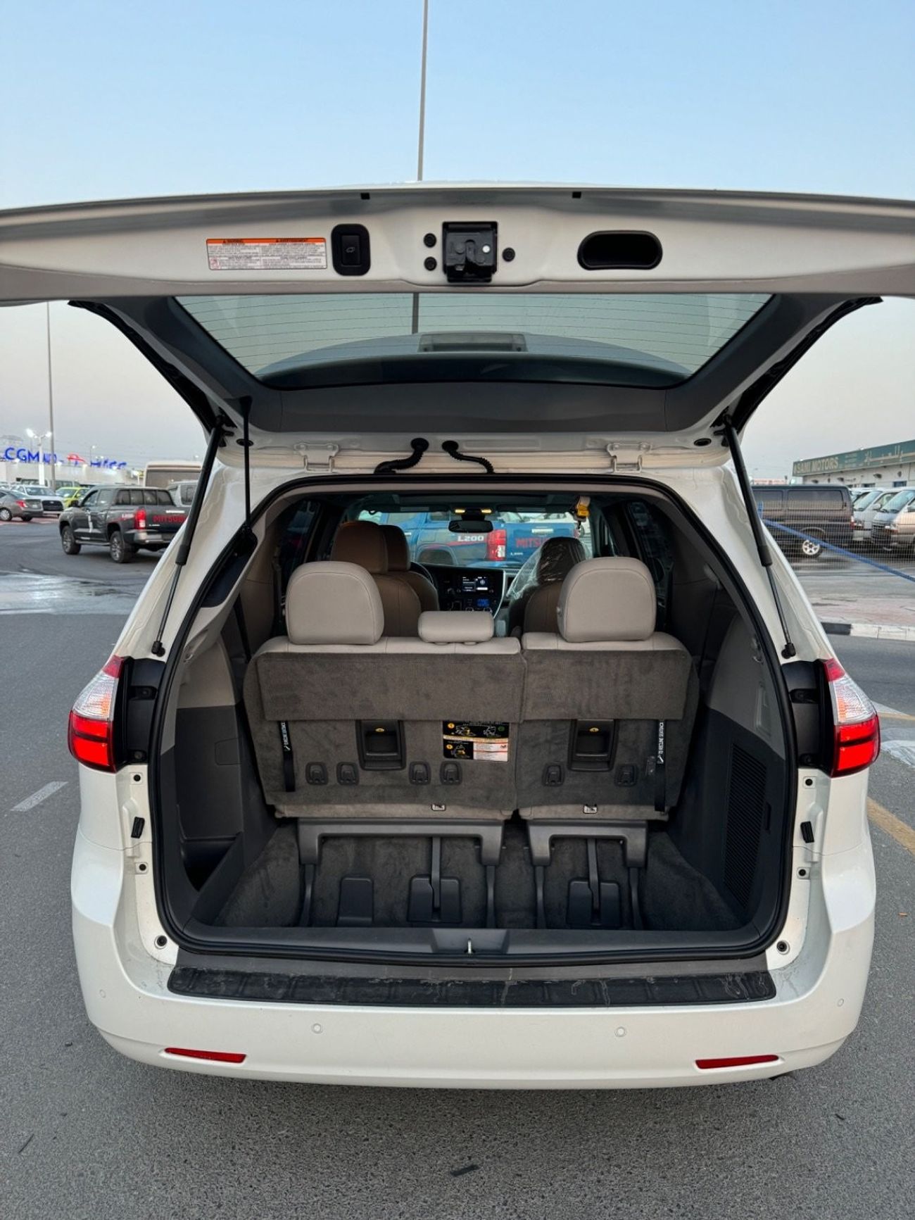 Toyota Sienna 2019 XLE SUNROOF 4x4 FULL OPTION US SPEC