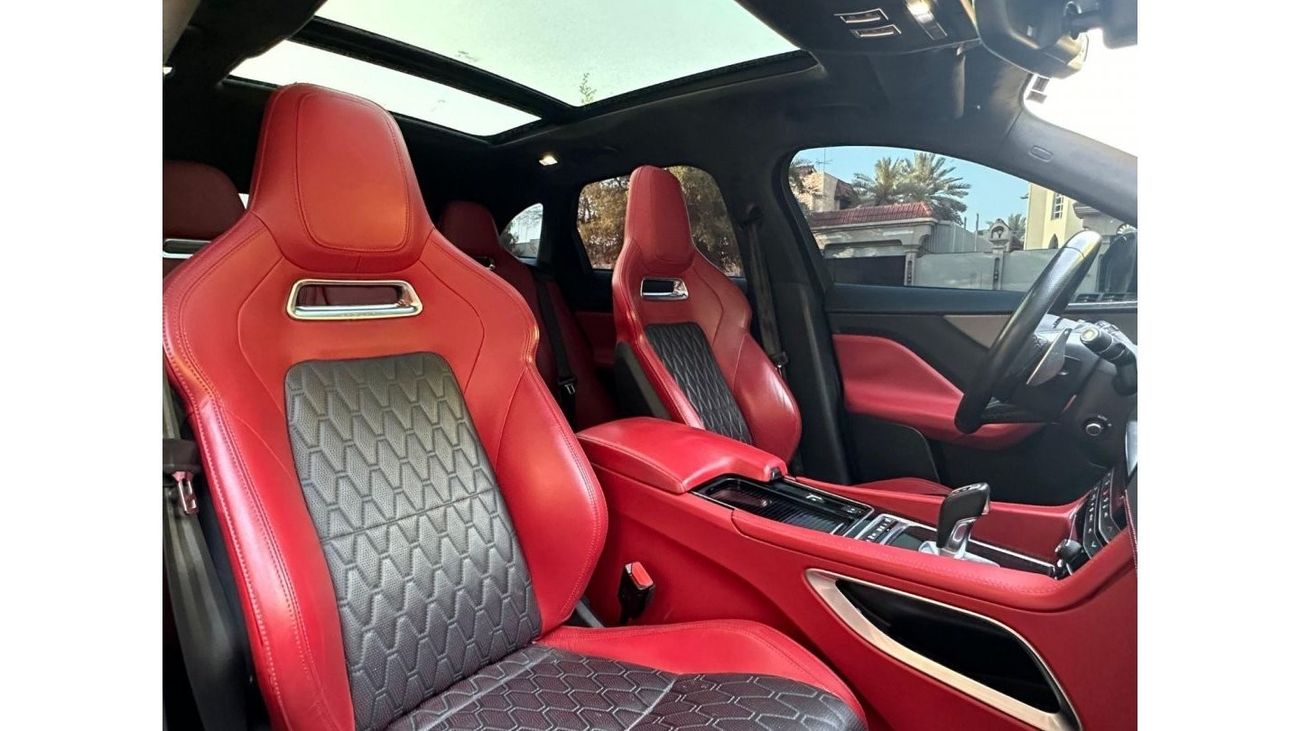 Jaguar F Pace SVR F-PACE 2020 V8 GCC ORGINAL PAINT // ACCIDENT FREE // FULL OPITION