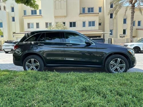 Mercedes-Benz GLC 300 Premium + 2.0L