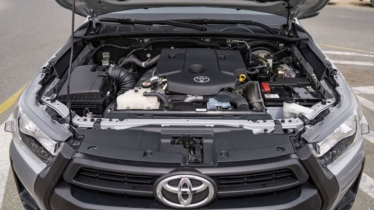 تويوتا هيلوكس Toyota Hilux 2.4 Manual Mid Option 2024