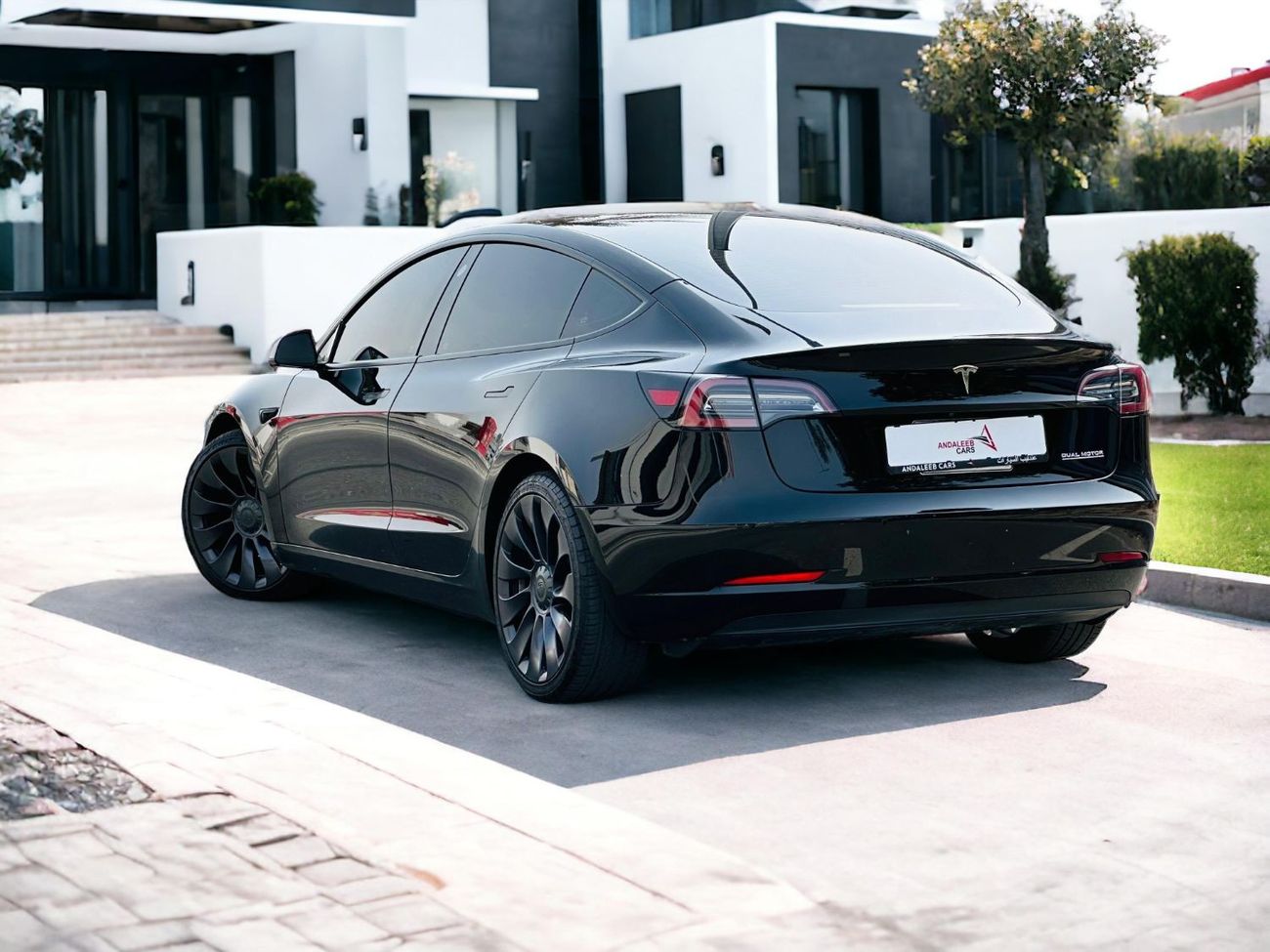 Tesla Model 3 Long Range AED 2,300 P.M TESLA MODEL 3 2021 PERFORMANCE DUAL MOTOR GCC UNDER WARRANTY