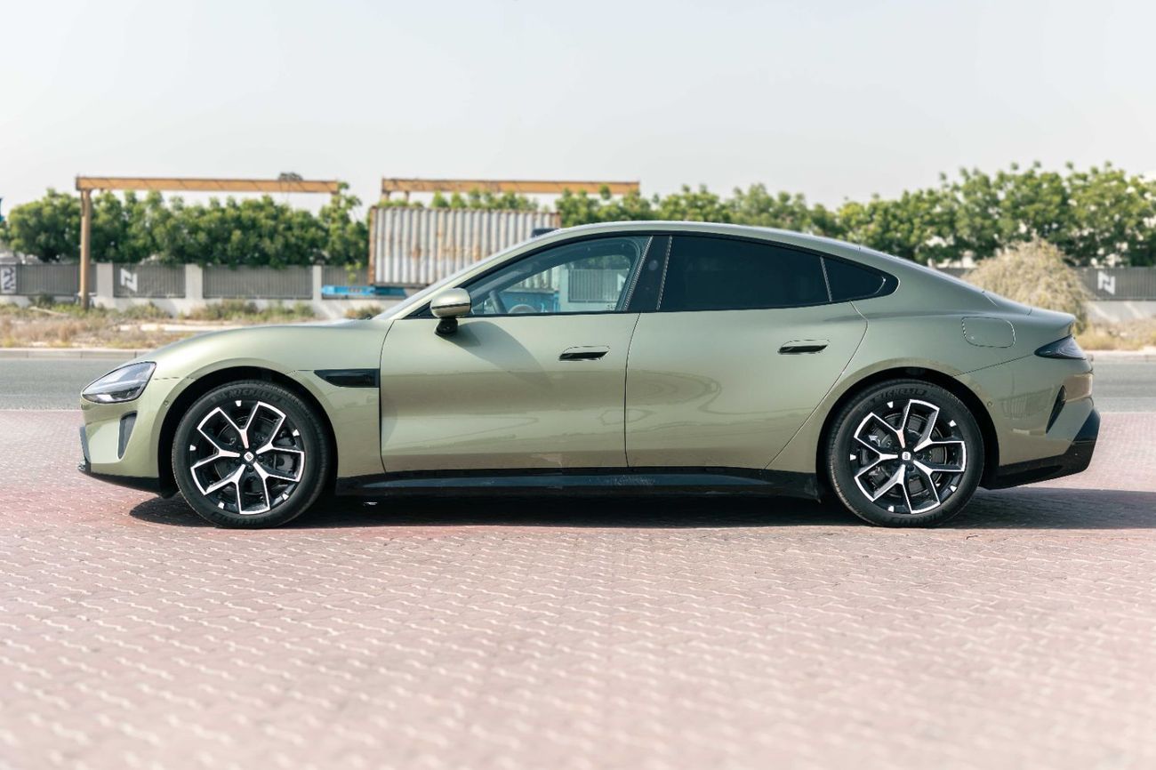 Xiaomi SU7 2024 XIAOMI SU7 PRO - Green inside Grey