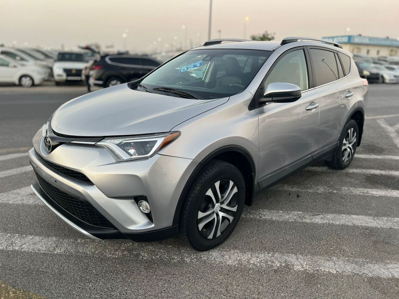 تويوتا راف ٤ 2017 Toyota Rav4 LE 2.5L V4 Mid Option - 4x4 AWD - Leather Seats -