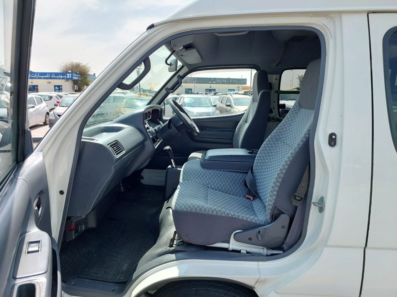 Toyota Hiace (RAMADAN OFFER) TOYOTA HIACE VAN RHD 2003 MODEL 2.4 L PETROL AUTOMATIC(PM02943)