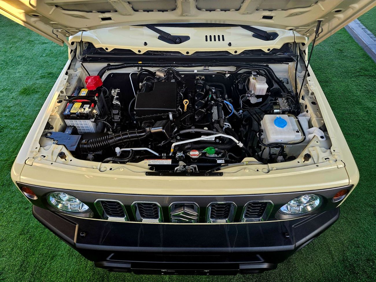 سوزوكي جيمني GLX/ DUAL TONE/ AUTOMATIC/ ORIGINAL PAINT/ 1.5L V4/ LOW MILEAGE