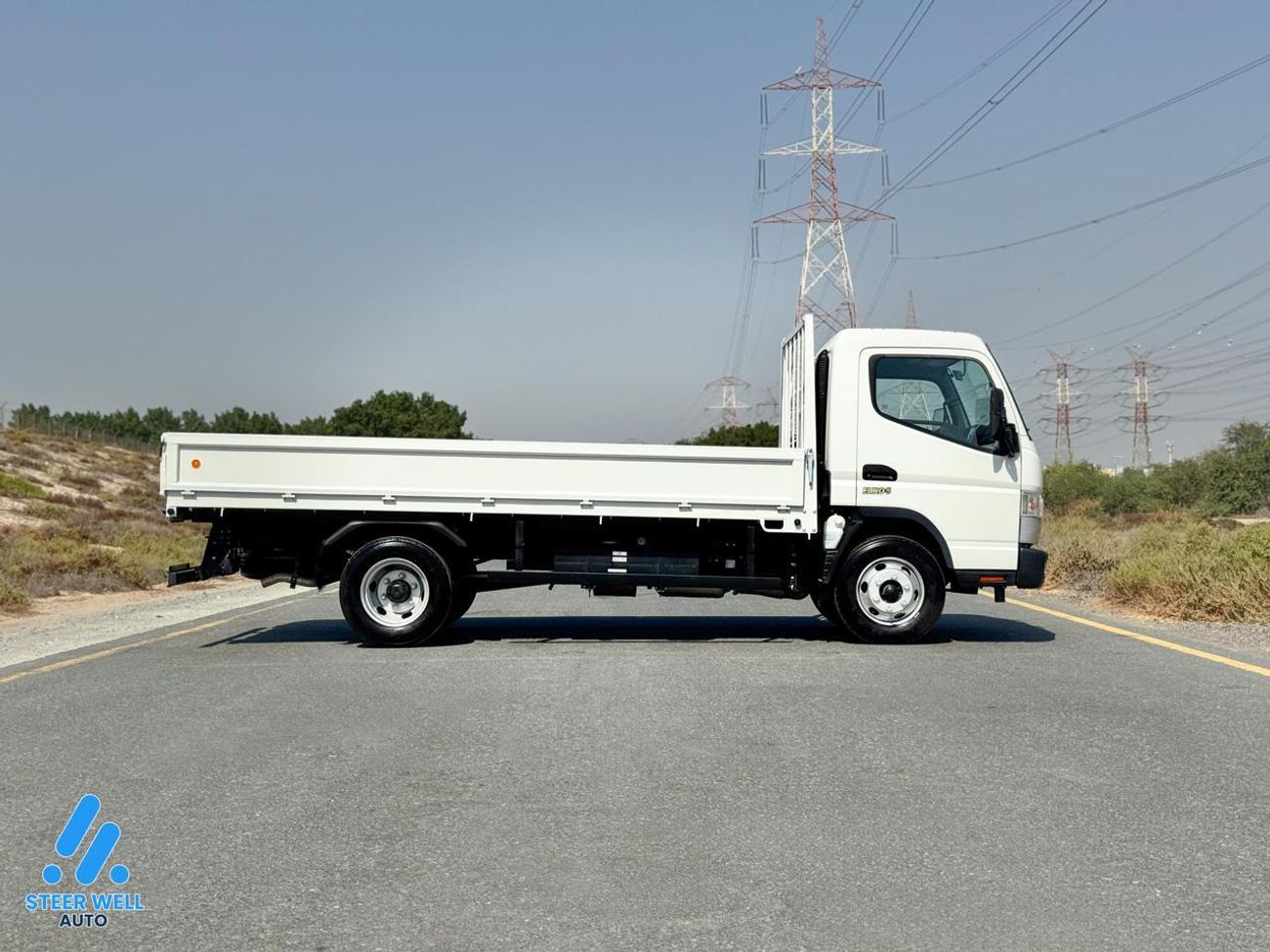 Mitsubishi Fuso Canter 2023 Cargo Pickup GCC Specs 3.0L Diesel | Manual RWD White