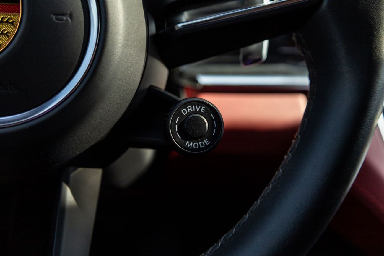 Porsche Panamera Std 3.0L (325 HP)