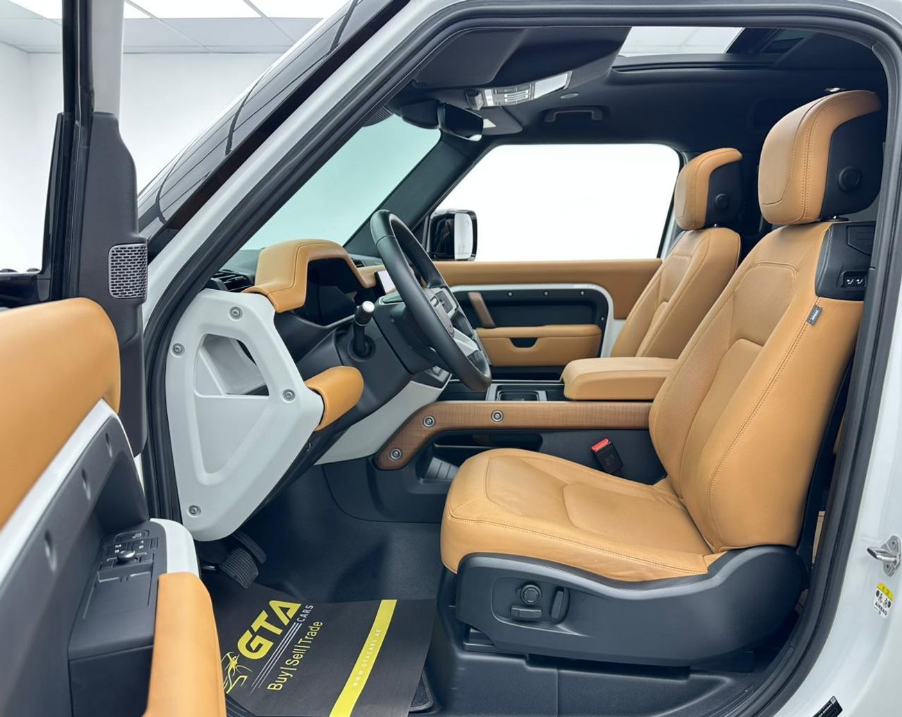 Land Rover Defender P400 90 HSE 3.0L (5 Seater) 2023 Land Rover Defender 90 HSE P400, 2027 Range Rover Warranty + Servic