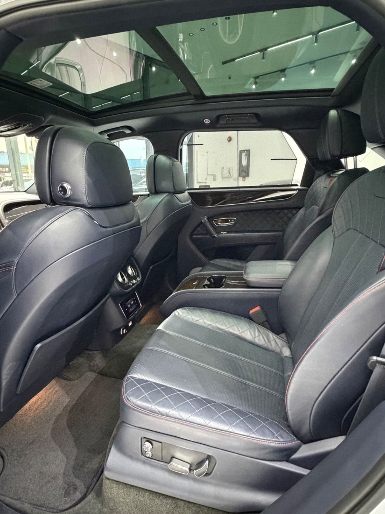 Bentley Bentayga FIRST EDITION