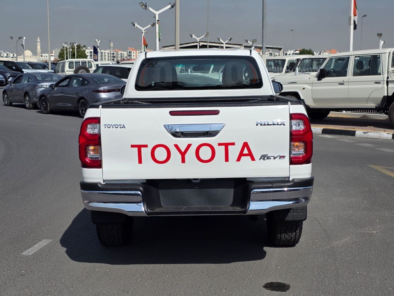 تويوتا هيلوكس diesel right hand drive 2.8 liter only