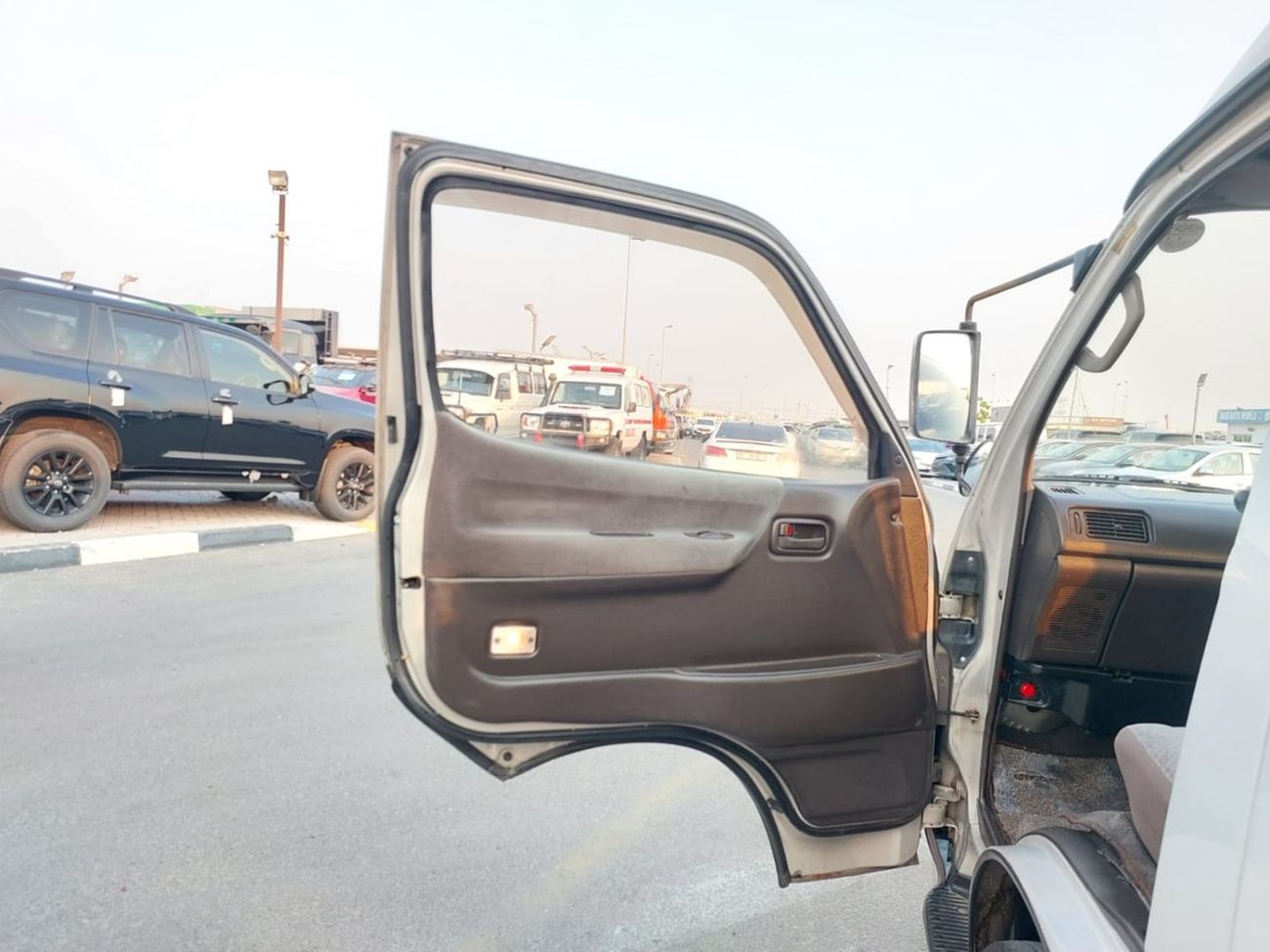 تويوتا هاياس TOYOTA HIACE VAN RHD 1996 MODEL 2.9 L DIESEL AUTOMATIC(PM04144)
