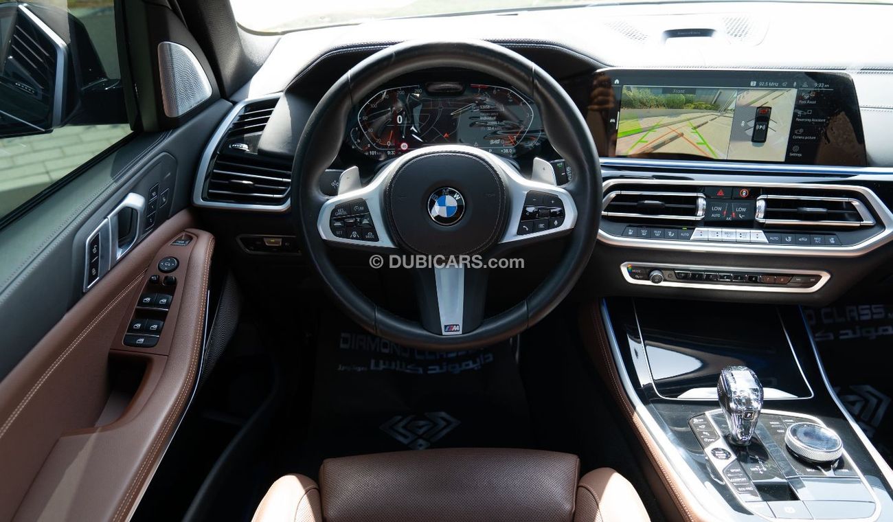 BMW X5 xDrive40i Luxury M Sport Package BMW X5 XDrive 40i Panoramic *M* -pack Head-up Display 2022 GCC Serv