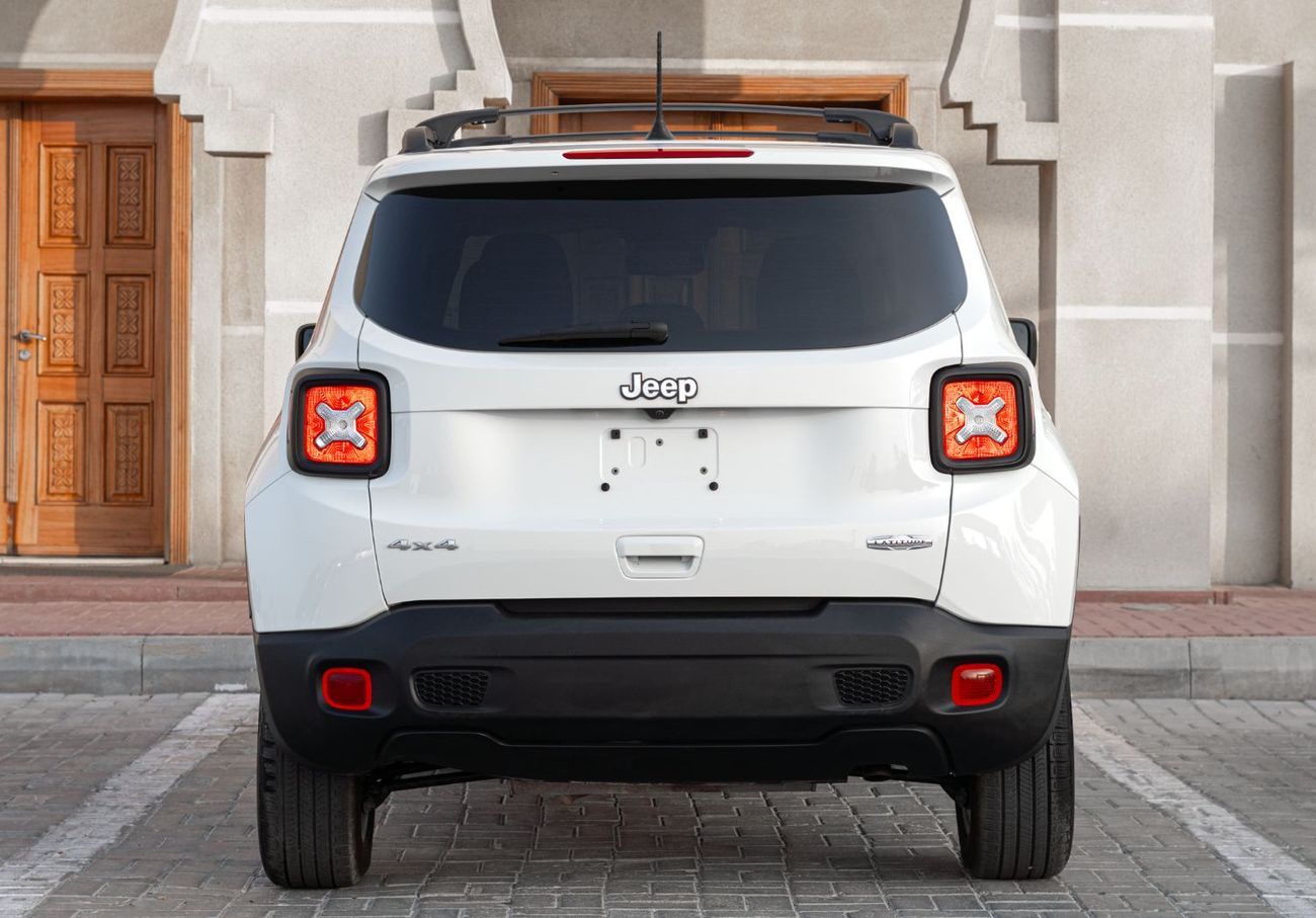 جيب رينيجيد LATITUDE 4X4 2022 LOW MIL