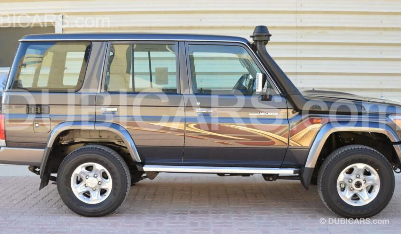 Toyota Land Cruiser Hard Top LX 4.0 PETROL 5 DOOR STD