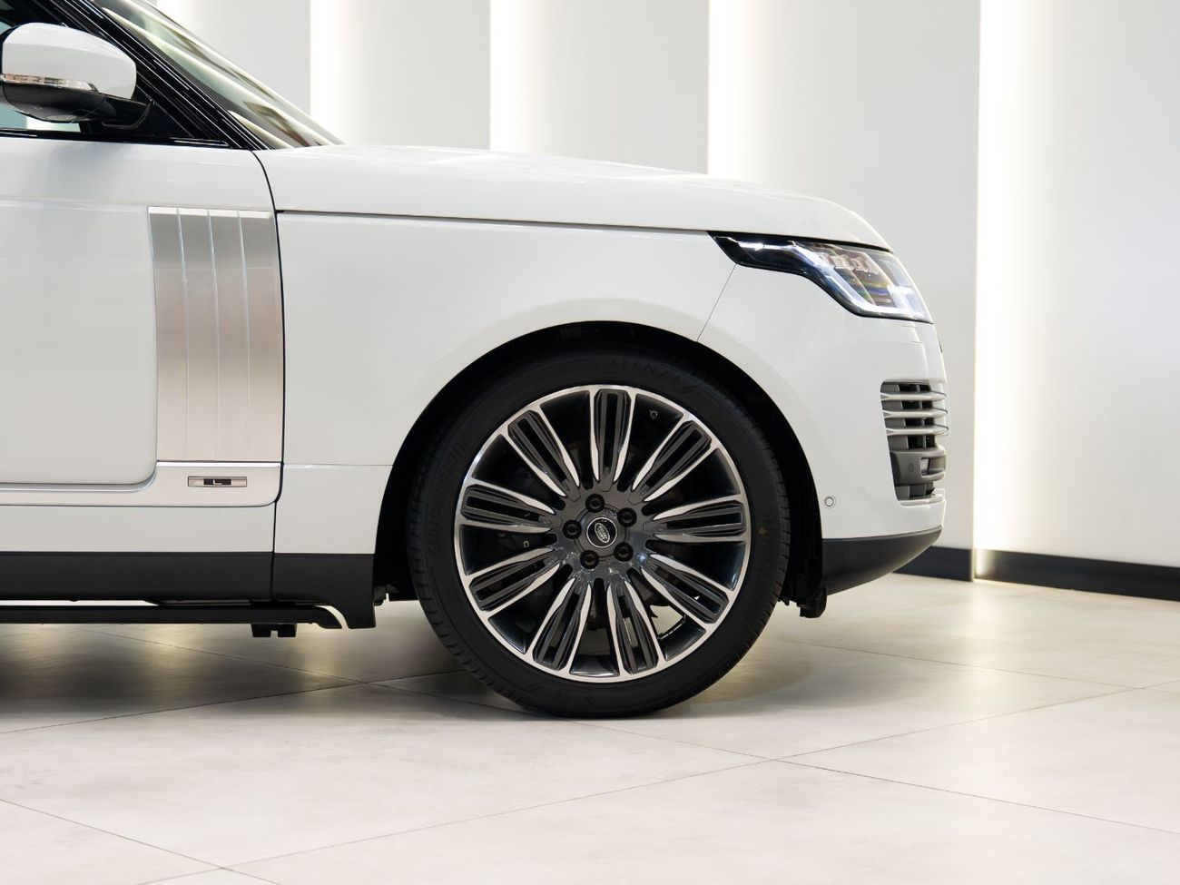 لاند روفر رينج روفر - 2020 | AUTOBIOGRAPHY | GCC | LONG WHEEL BASE | FULL OPTION | PERFECT CONDITION