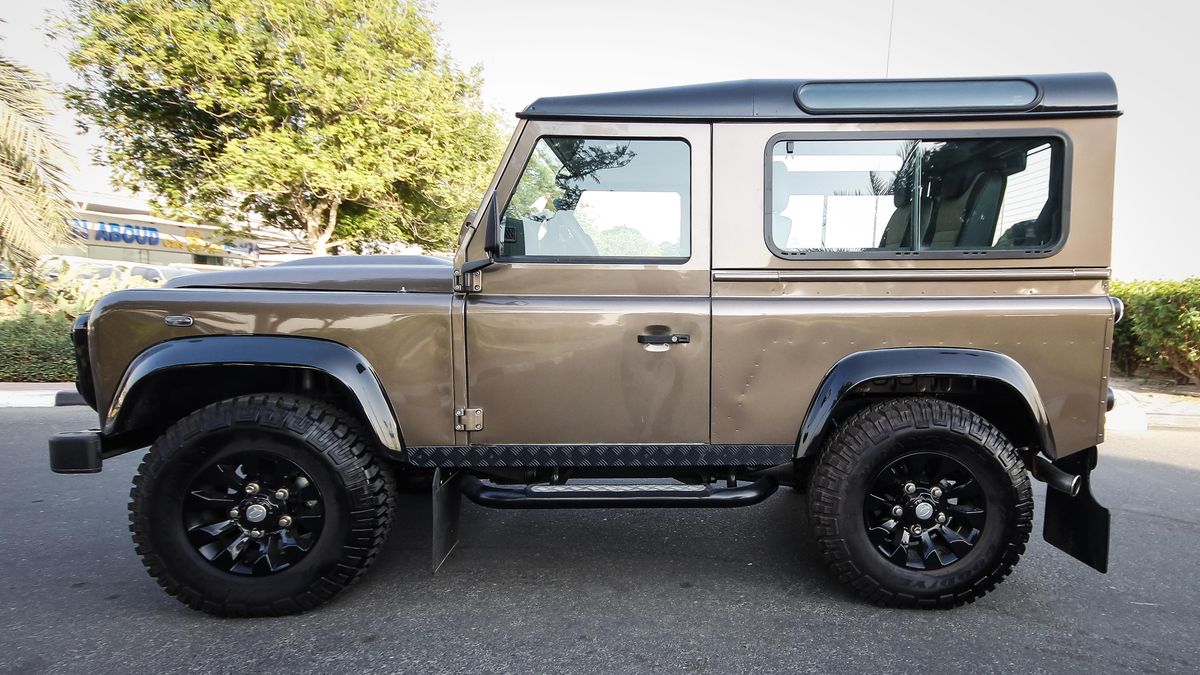 Land Rover Defender XTech Limited Edition for sale AED 195,000. Brown, 2011