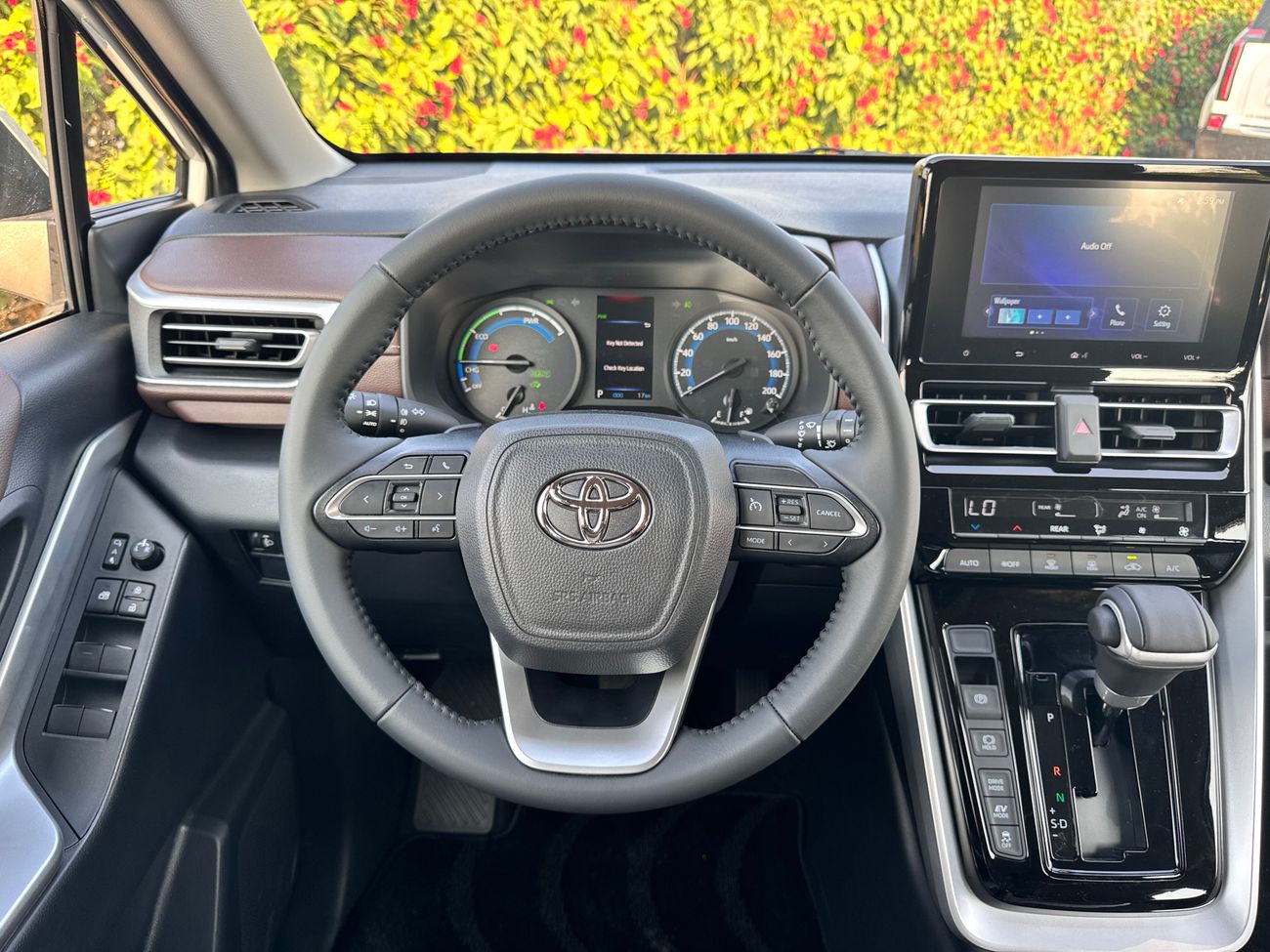 تويوتا إينوفا Hybrid 2.0L GCC 2024 Brand New 0Km